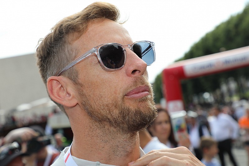 Button szerint Leclerc nyomás alá tudná helyezni Vettelt