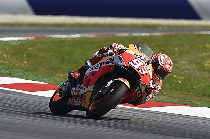 Márquez domina una segunda sesión pasada por agua