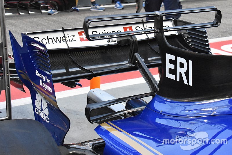 Tele újdonságokkal a Sauber szingapúri autója