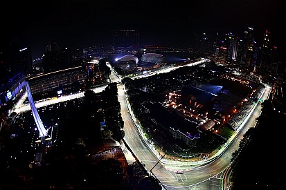 Esős versenyhétvége várhat az F1-es mezőnyre Szingapúrban