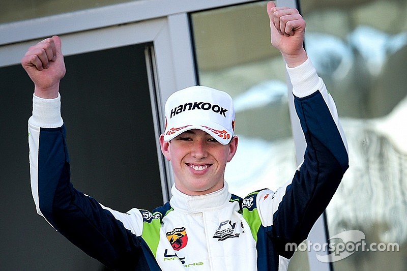 Filho de Ralf Schumacher é vice em estreia no automobilismo