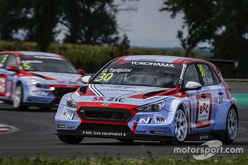 Tarquini keeps Slovakia pole as other Hyundais are excluded