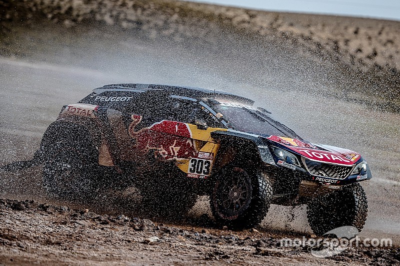 Dakar lideri Sainz, ATV ile çarpışma nedeniyle ceza aldı