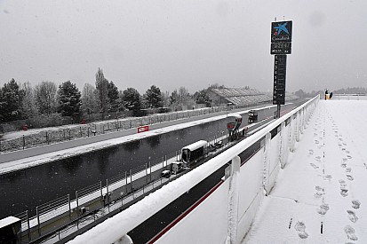 Day 3 of Barcelona F1 testing delayed by snow