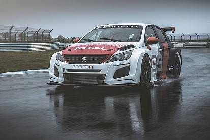 У Peugeot показали машину 308TCR для нового чемпіонату WTCR