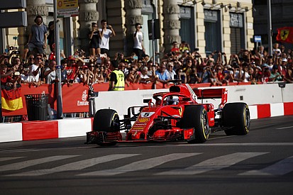 Momen memalukan Vettel di Milan F1 Festival
