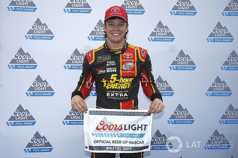 Il rookie Erik Jones centra la prima pole a Bristol
