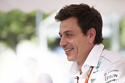 Wolff: “Nooit met Verstappen gesproken over een contract”