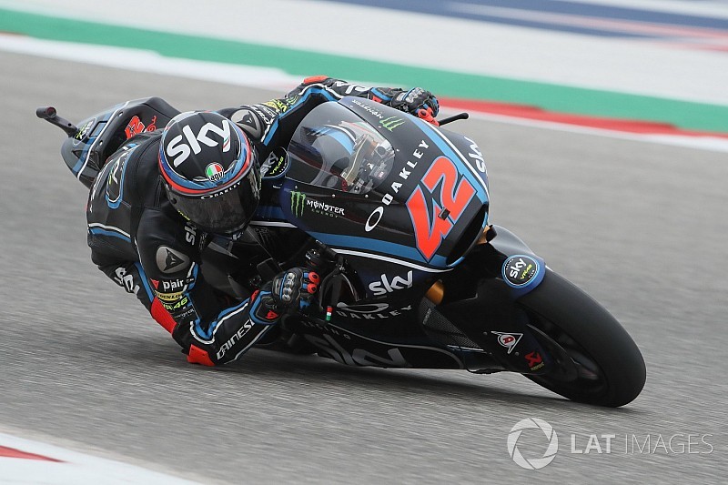 Bagnaia pressiona e derrota Márquez em Austin