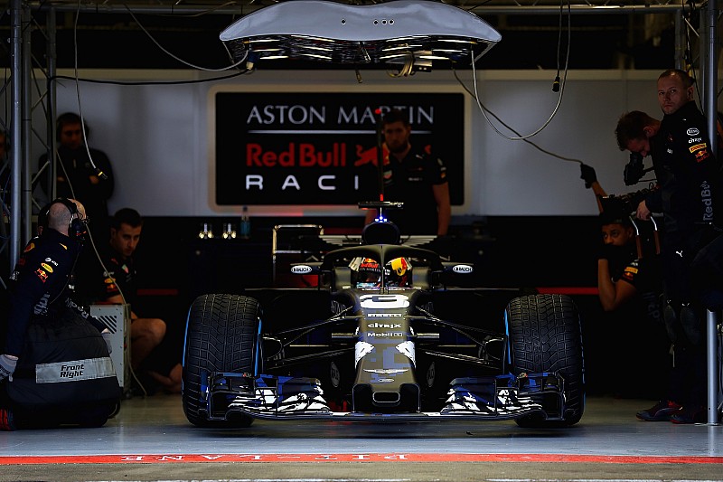 Verstappen debuteert dinsdag in Red Bull RB14