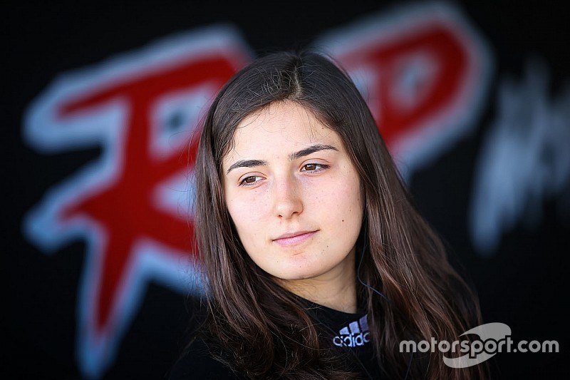 Tatiana Calderón se diz “pronta para pilotar na F1