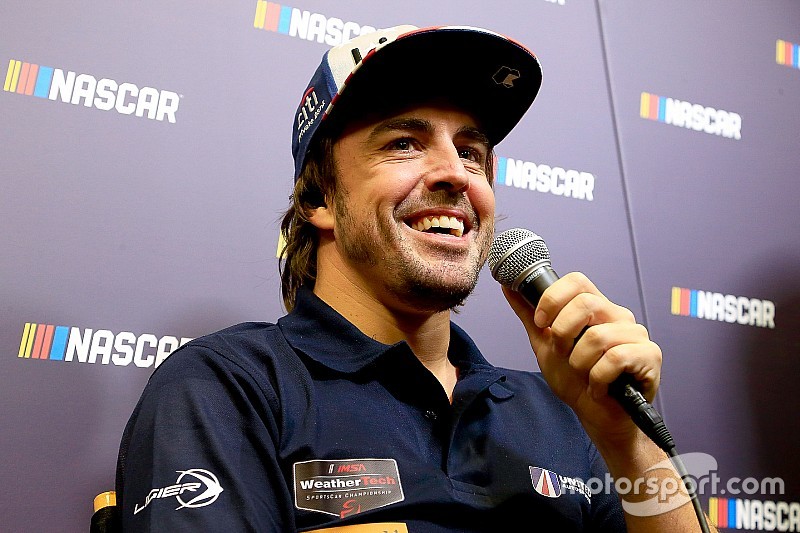 アロンソ、NASCARのテストにも興味!!? 参戦には”時間が足りない”