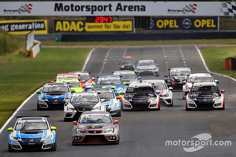 Ad Oschersleben è pioggia di penalità, vince Fugel