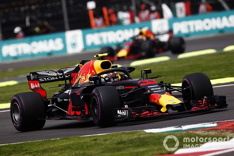 Daniel Ricciardo ci ripensa, sarà al via delle ultime due gare stagionali con la Red Bull