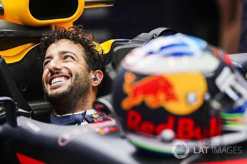 Ricciardo si ispira a Valentino Rossi nel confronto con Verstappen