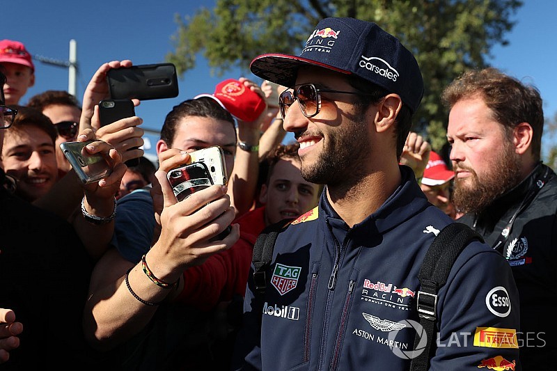 Ricciardo megpróbál olaszul nyilatkozni