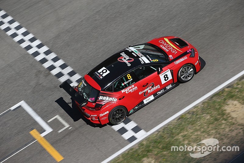 Baldan vince Gara 2 al Mugello e vola in vetta alla classifica