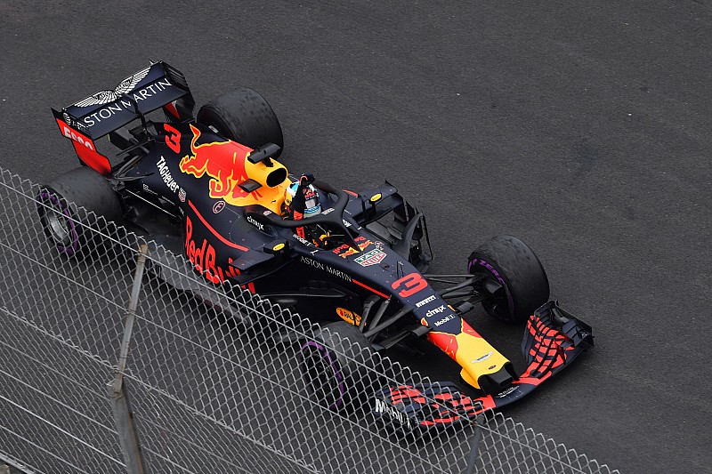 La Red Bull ci ripensa: Ricciardo domani andrà in pista con la MGU-K di Monaco
