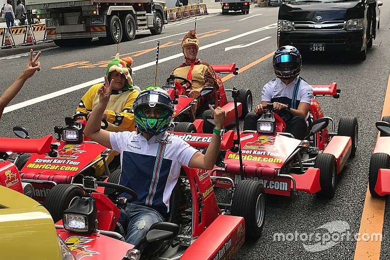 Масса погрався у героїв Mario Kart перед Гран Прі Японії