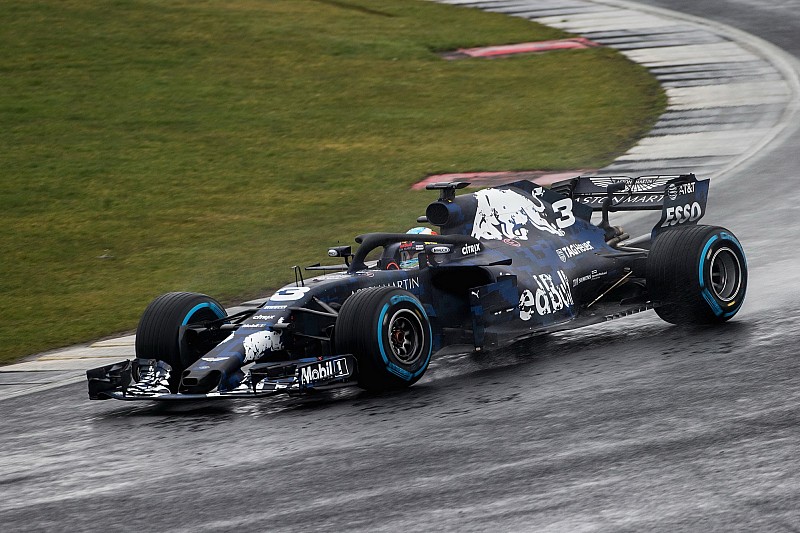 Ріккардо розбив новий RB14 у день презентації