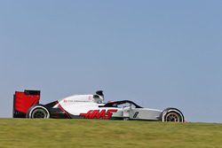 Romain Grosjean, Haas F1 Team VF-16 with a Halo cockpit cover