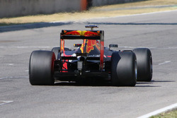 Себастьян Буемі, Red Bull Racing, тестує нові шини Pirelli зразку 2017 року