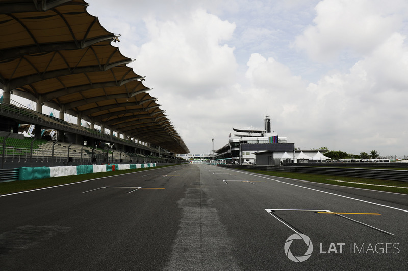 Sepang circuit pit straight detail