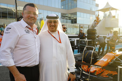 Гоночный директор McLaren Эрик Булье и Мохаммед бин Исса Аль-Халифа