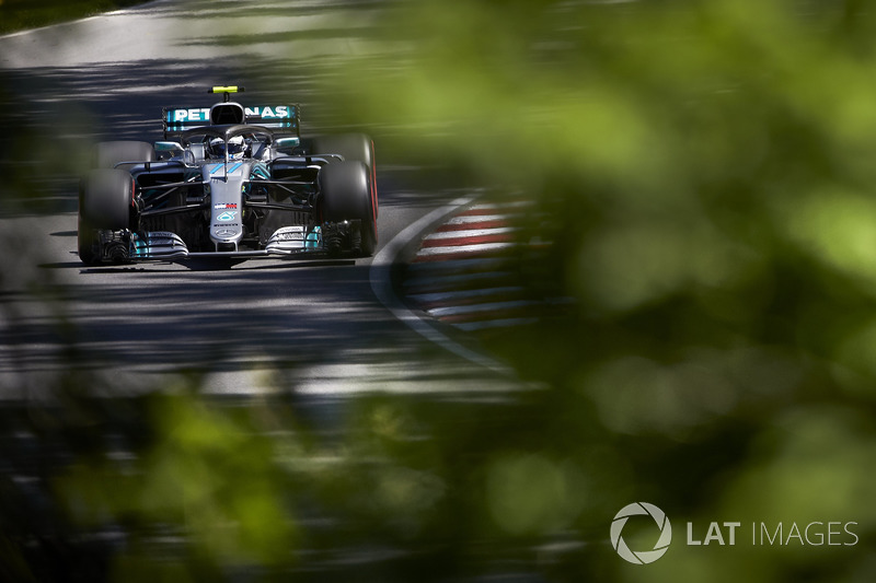 <img src="https://cdn-1.motorsport.com/static/custom/car-thumbs/F1_2018/TESTS/mercedes.png" alt="" width="250" /> Mercedes