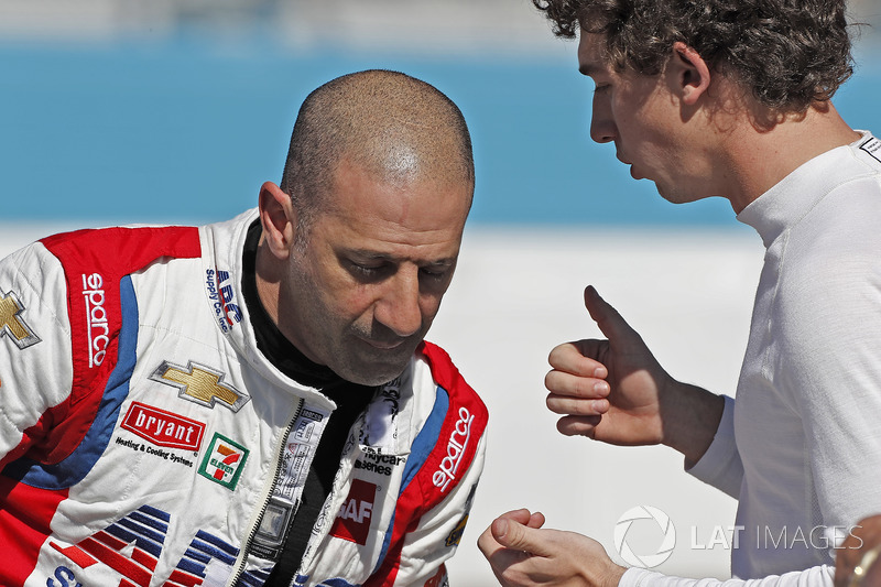 Tony Kanaan, A.J. Foyt Enterprises Chevrolet y Matheus Leist, A.J. Foyt Enterprises Chevrolet