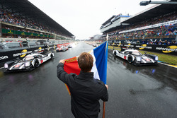 #2 Porsche Team Porsche 919 Hybrid: Romain Dumas, Neel Jani, Marc Lieb en #1 Porsche Team Porsche 91