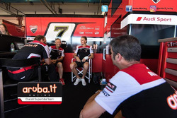 Chaz Davies, Aruba.it - Ducati Superbike, infortunato al box Ducati