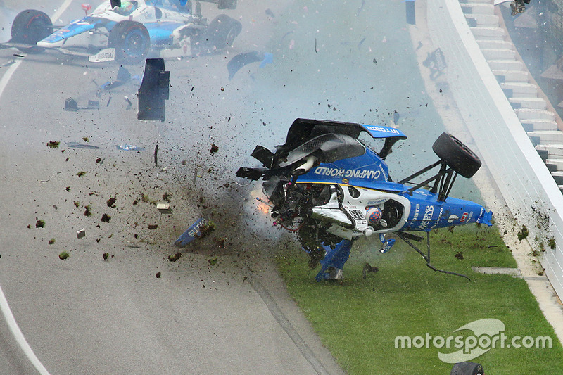 Crash: Scott Dixon, Chip Ganassi Racing, Honda