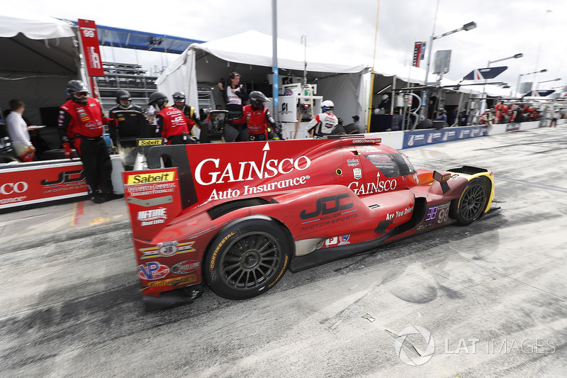 #99 JDC/Miller Motorsports ORECA 07, P: Stephen Simpson, Mikhail Goikhberg, Chris Miller, Gustavo Menezes, pit stop