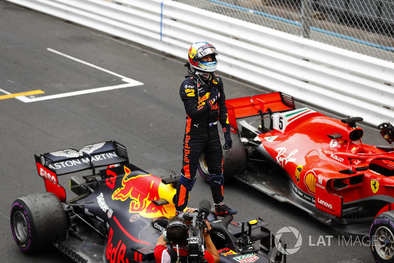 Daniel Ricciardo, Red Bull Racing, celebrates victory