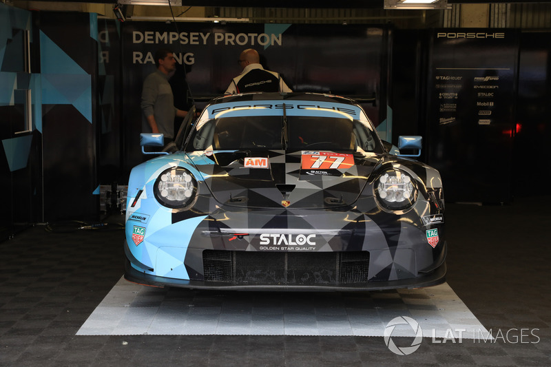 #77 Proton Competition Porsche 911 RSR