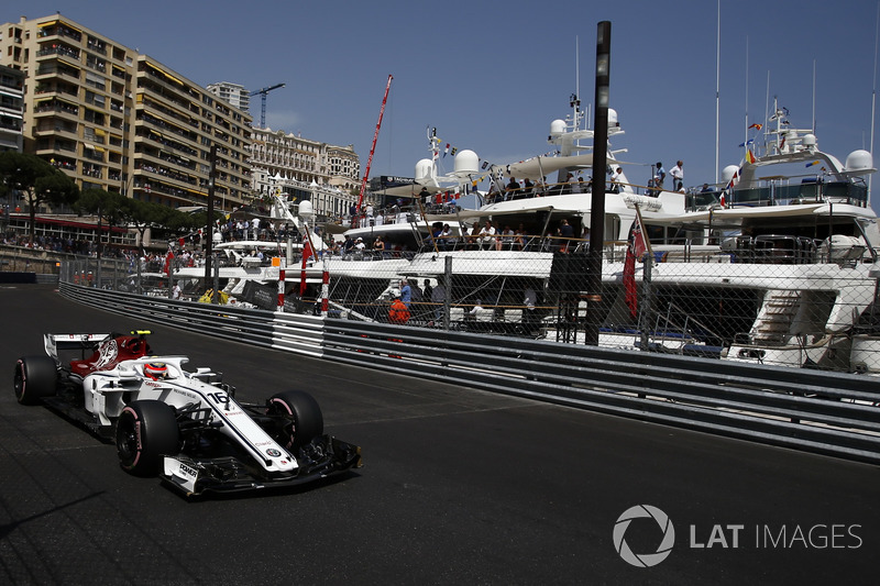 <img src="https://cdn-1.motorsport.com/static/custom/car-thumbs/F1_2018/TESTS/sauber.png" alt="" width="250" /> Sauber