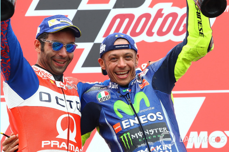 Podium: 2. Danilo Petrucci, Pramac Racing, 1. Valentino Rossi, Yamaha Factory Racing