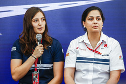 Tatiana Calderon , Sauber, Entwicklungsfahrerin; Monisha Kaltenborn, Sauber, Teamchefin