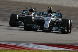 Valtteri Bottas, Mercedes AMG F1 W08, Lewis Hamilton, Mercedes AMG F1 W08