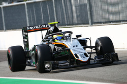 Sergio Perez, Sahara Force India F1 VJM09 con el dispositivo Halo