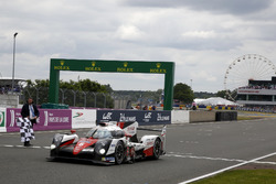 Finish #6 Toyota Racing Toyota TS050 Hybrid: Stéphane Sarrazin, Mike Conway, Kamui Kobayashi