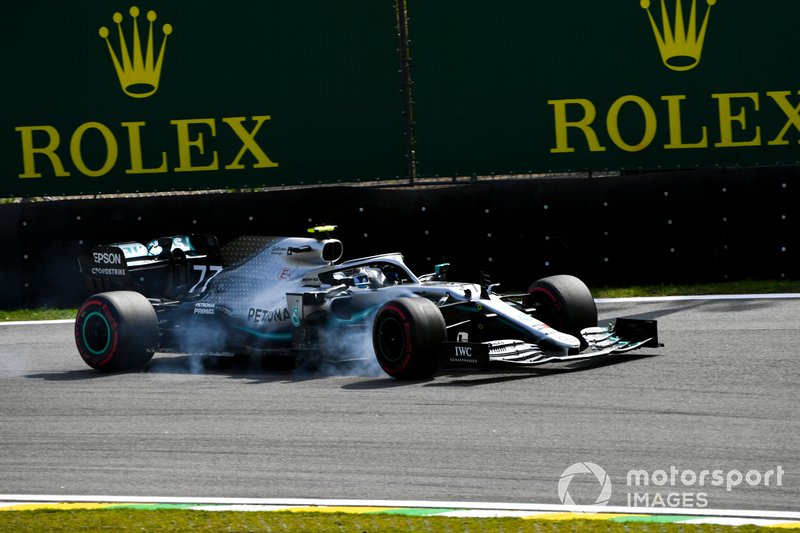 Valtteri Bottas, Mercedes AMG W10, bloque ses roues