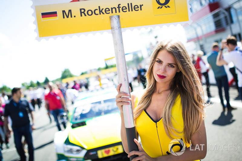 La grid girl di Mike Rockenfeller, Audi Sport Team Phoenix, Audi RS 5 DTM