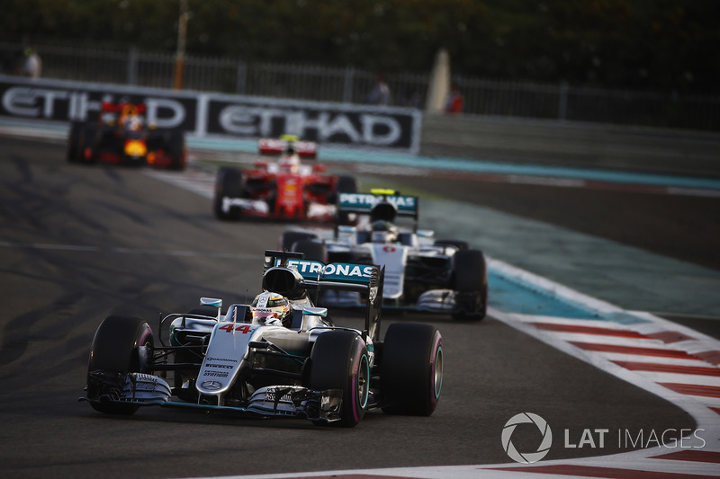 Lewis Hamilton, Mercedes F1 W07 Hybrid, leads Nico Rosberg, Mercedes F1 W07 Hybrid, Kimi Raikkonen,