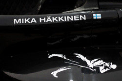 Mika Hakkinen ve Caparo T1