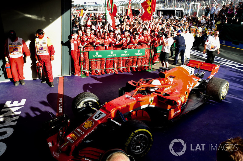 Yarış galibi Sebastian Vettel, Ferrari SF71H, parc ferme