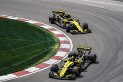 Nico Hulkenberg, Renault Sport F1 Team R.S. 18, Carlos Sainz Jr., Renault Sport F1 Team R.S. 1