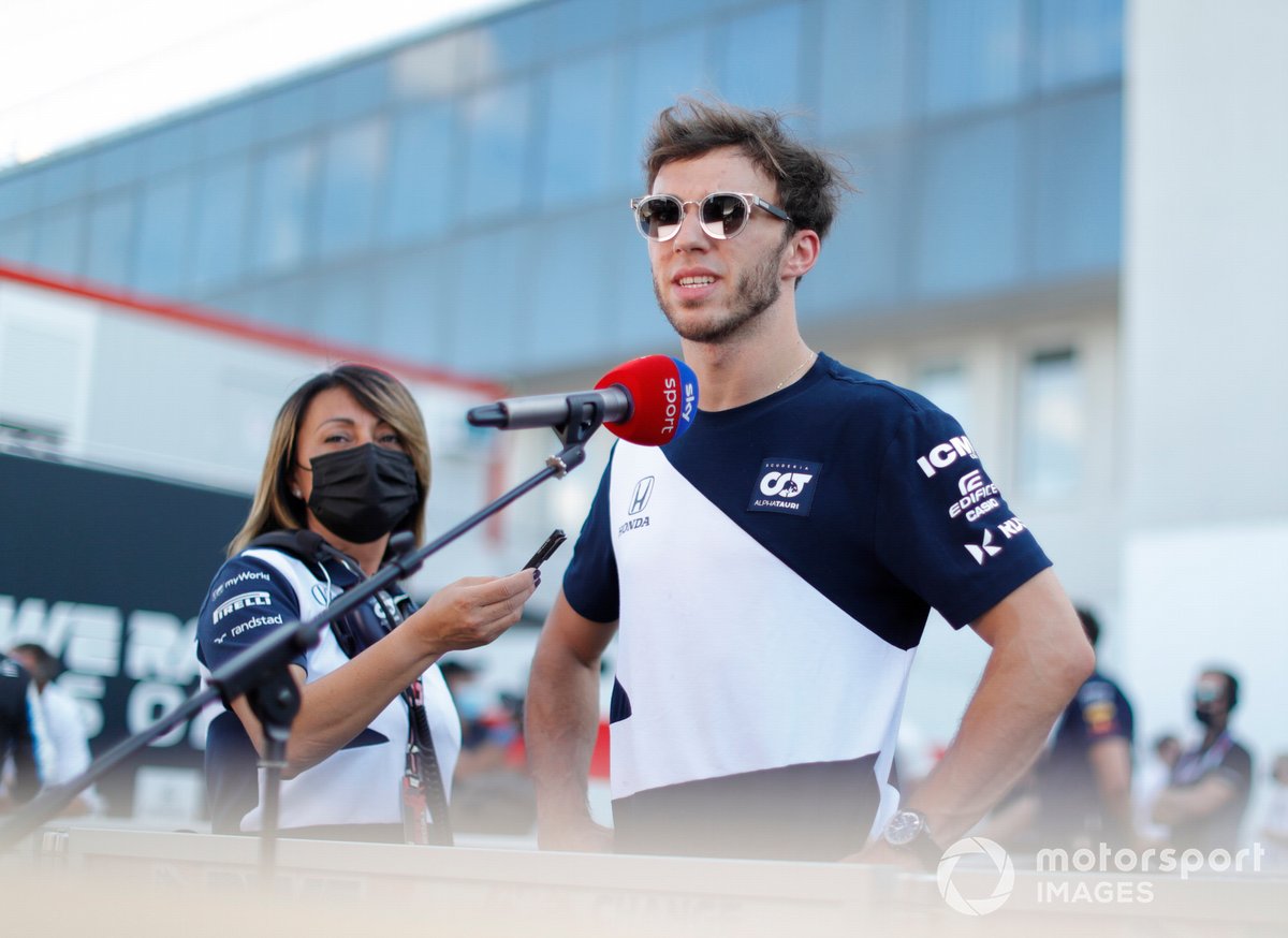 Pierre Gasly, AlphaTauri, diwawancara setelah kualifikasi GP Hungaria 2021.
