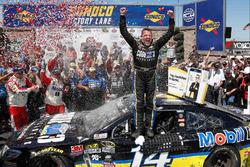 Sieger Tony Stewart, Stewart-Haas Racing, Chevrolet
